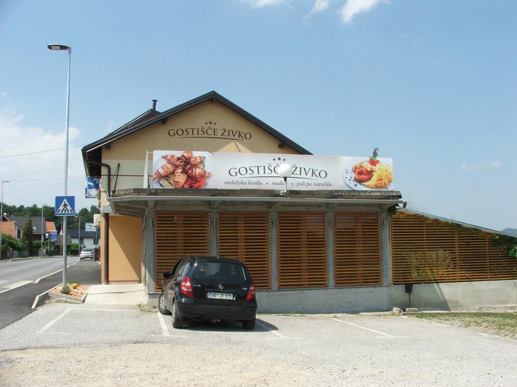 Guesthouse Živko Dobrovce Eksteriør billede